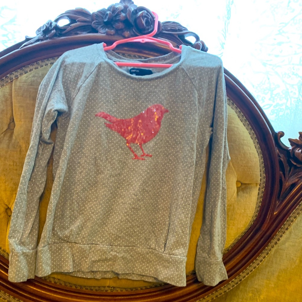 Gap gray & white long sleeve tee w/a sparkly pink bird on the front. Girls sz 8.